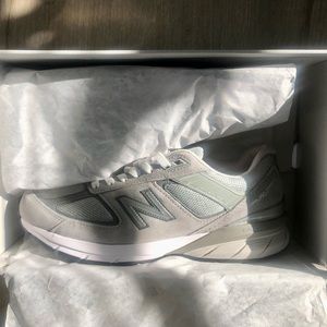 New Balance 990v5 Grey